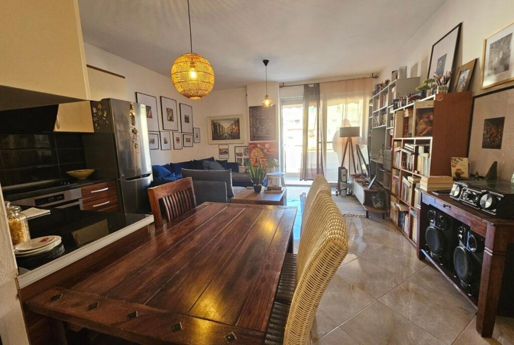 Allo Comune di Parigi Vendesi Appartamento 1+1 Con Posizione Perfetta!