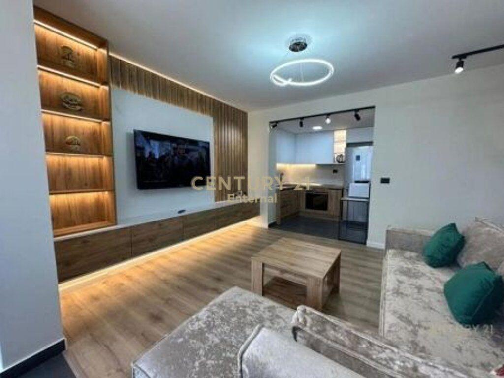 Apartment 1+1 for rent at Pazari i Ri