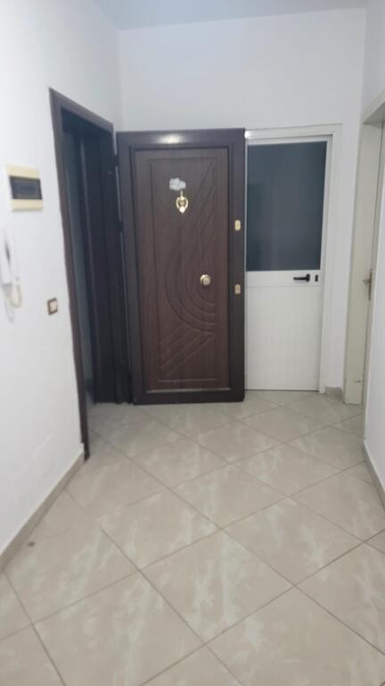 Jepet Me Qera Apartament 2+1+1 Ballkon