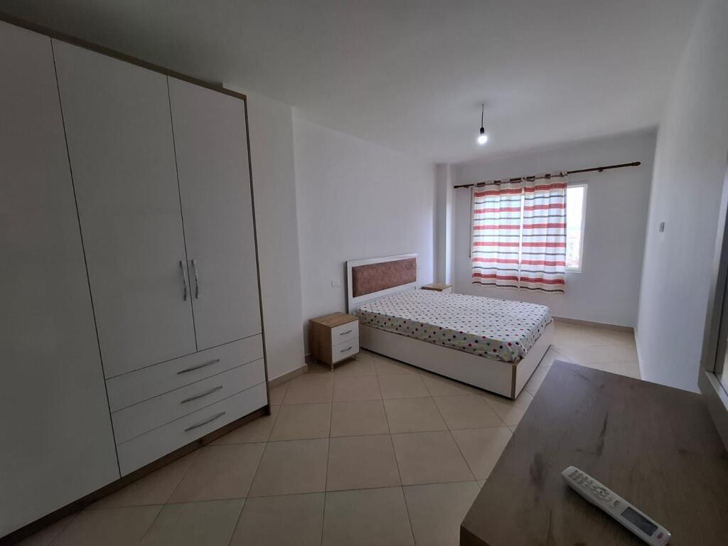 Jepet apartament me qera 2+1+2