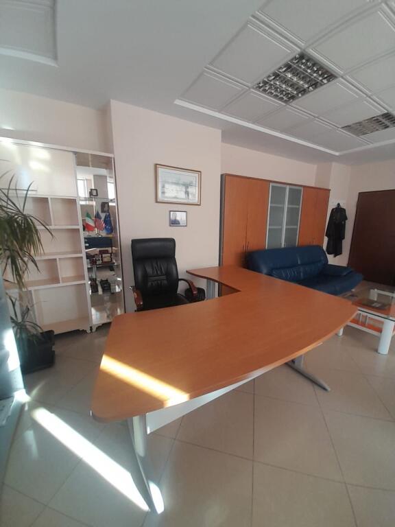 For rent, office near the court in Durres