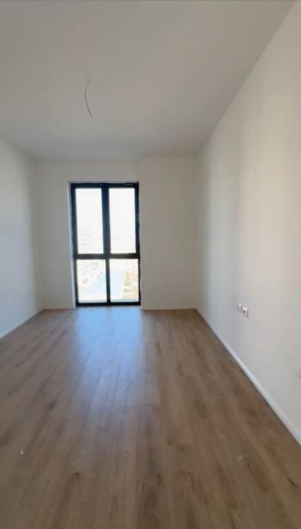 Shitet apartament  2+1 (Tek ish Sheshi Shqiponja)