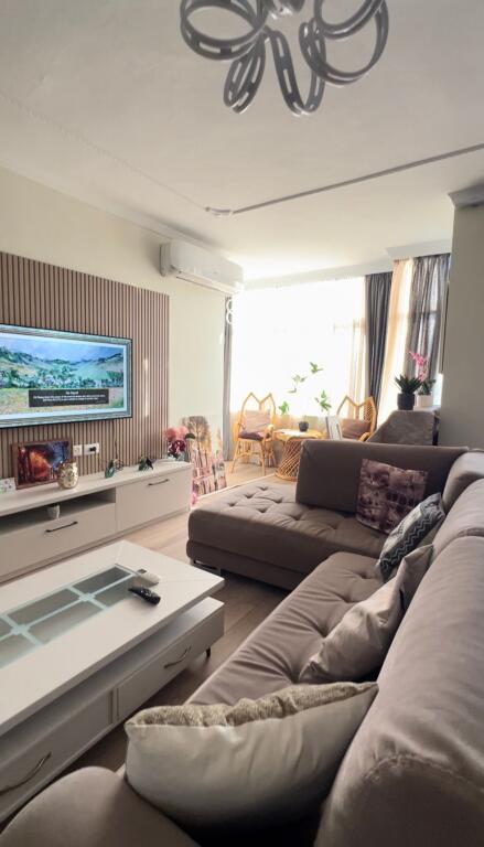 For rent 3+1+2 Former Exhibition building with elevator