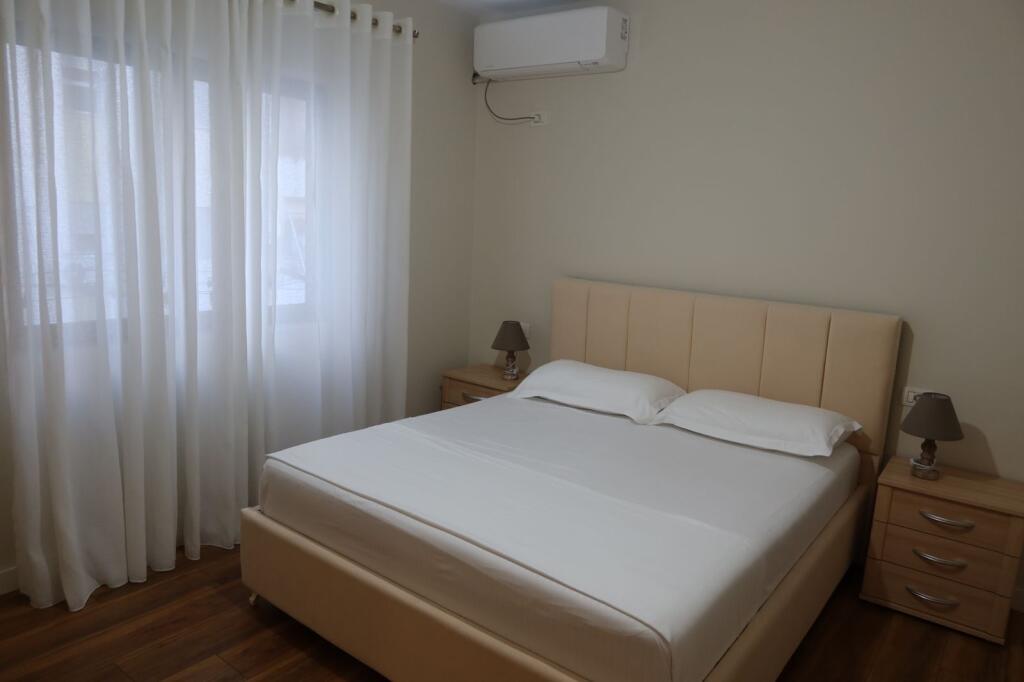 Jepet Me Qera Apartament 2+1+1 Ballkon