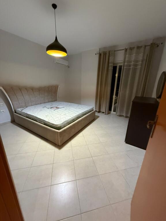 APARTAMENT ME QERA 2+1 RUGA E KOSOVAREVE 900 EURO