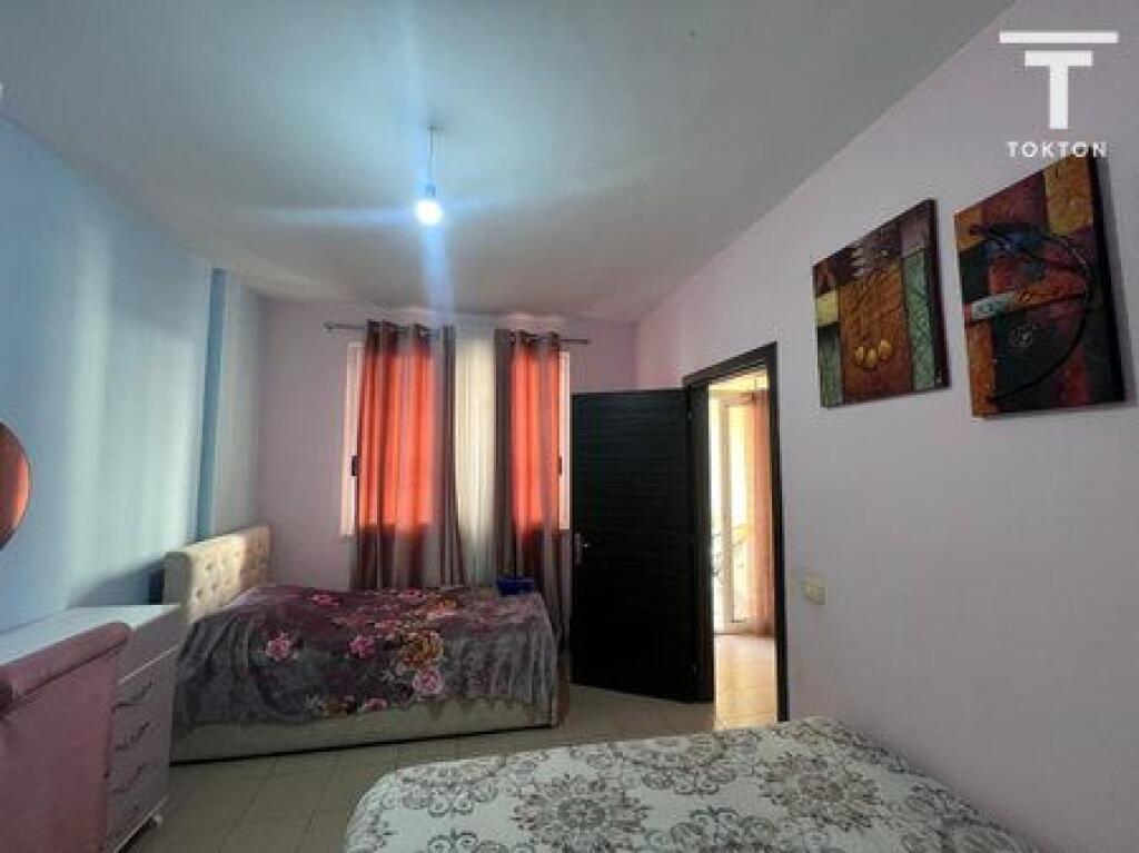 SHITET, APARTAMENT 2+1+2, UNAZA E RE, TIRANË
