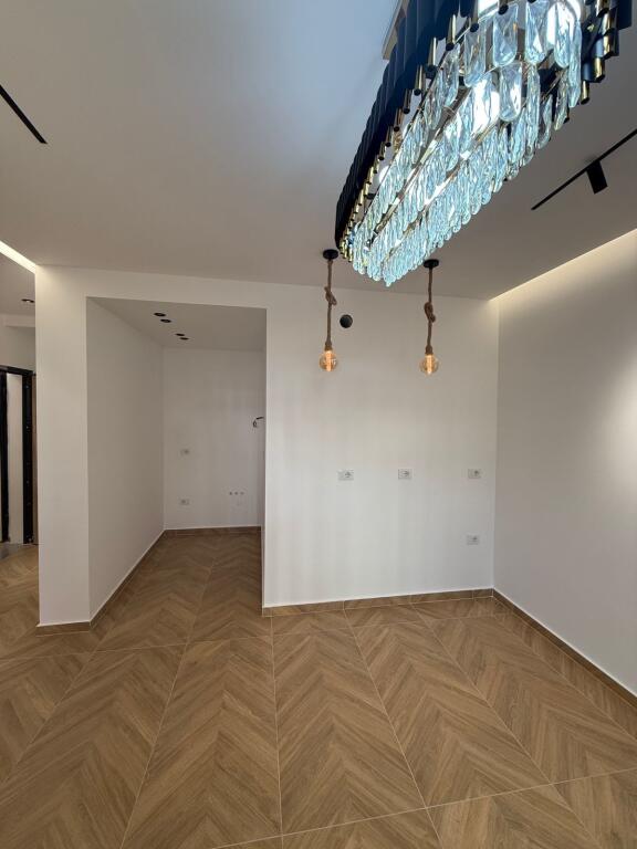 🏢 2 Business Spaces for Rent – Former Aviation Field, OAZIS Complex