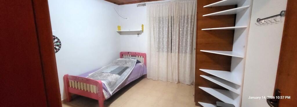 Tirane, appartamento in affitto, 3° piano, 40.000 lek completamente arredato trattabile (Rr. Halit Bega) vicino a QSUT o alla Scuola Unita o alla Scuola Bajram Curri.