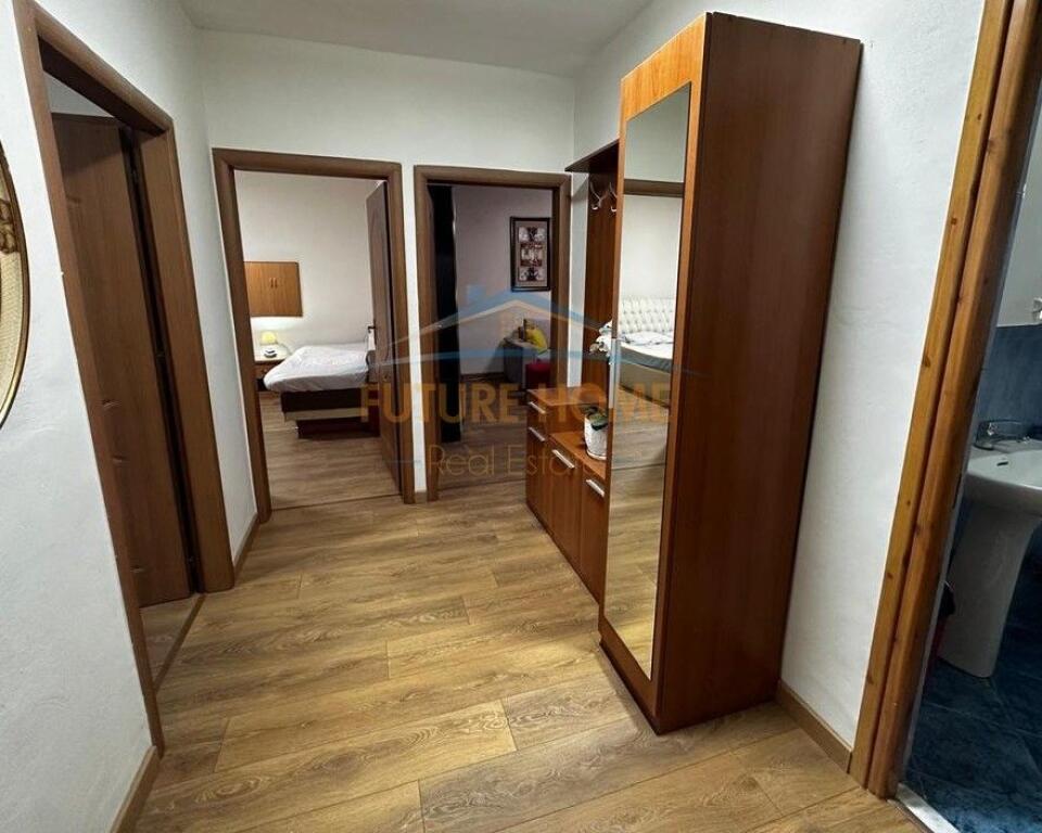 Shitet, Apartament 2+1, Xhamlliku , Tiranë