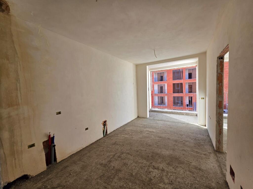 Uzina Dinamo Pran Restornat Durresi Shitet Apartament 1+1