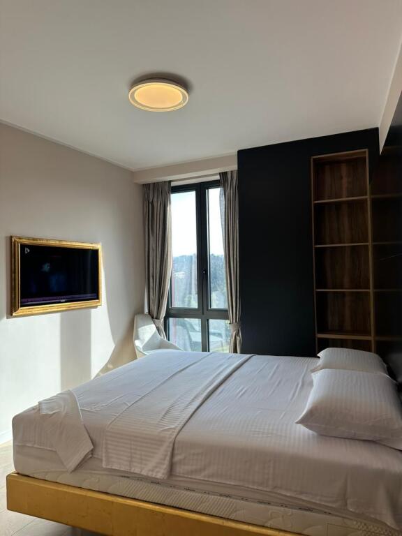 🏡 Jepet apartament 1+1+Parkim me qira te Park Gate, Rruga Elbasanit