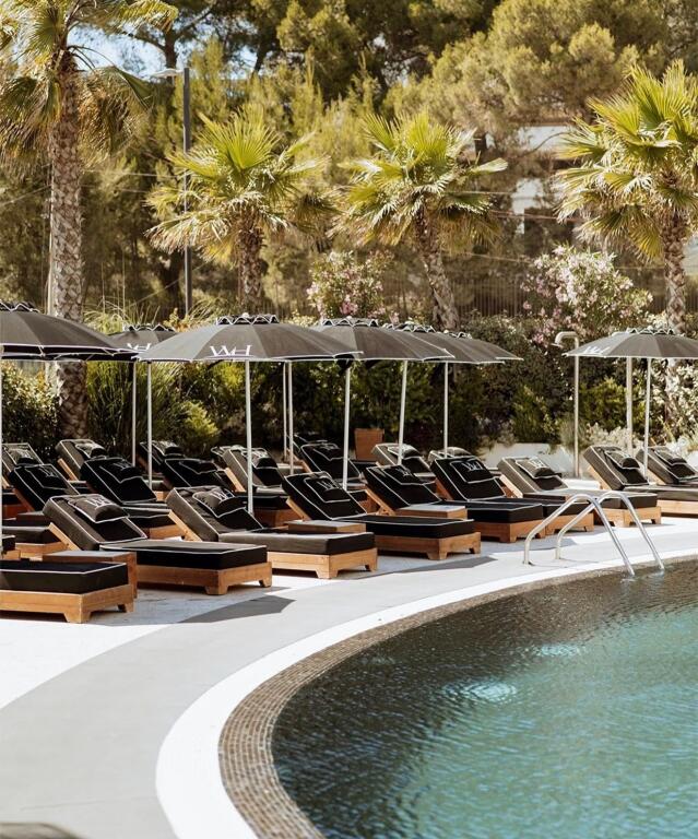 ME QIRA 1+1 + BALLKON + PARKING POST MOBILIM I PLOTË