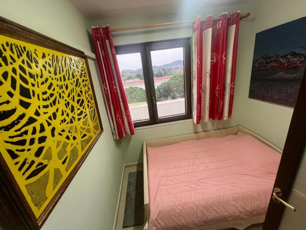Jepet me qera Apartament 2+1 prane Air Albania.