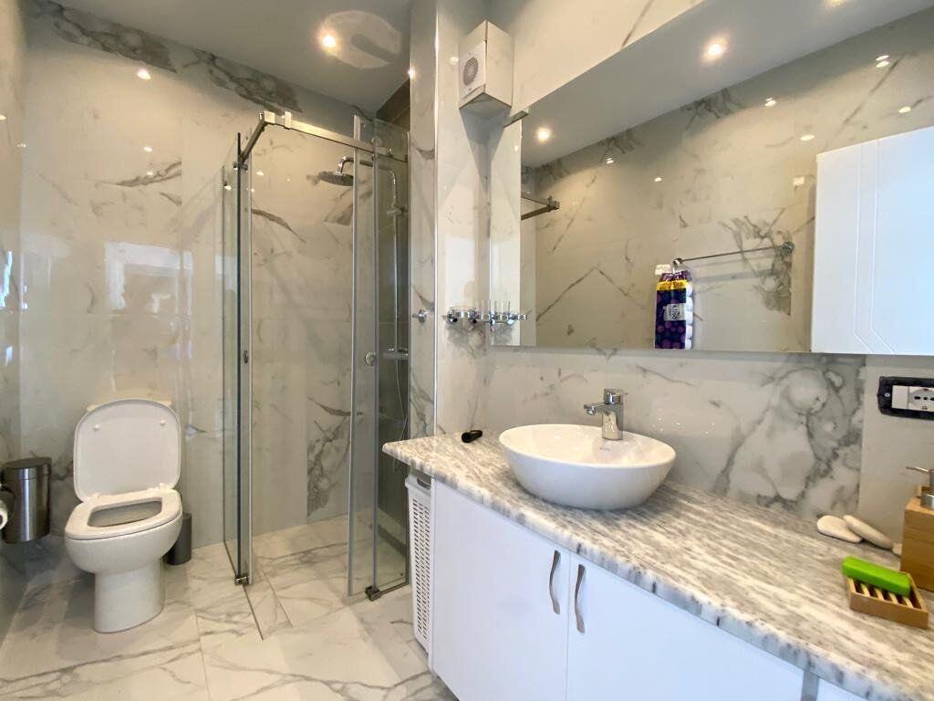 SARANDË, PENTHOUSE LUKSOZ ME PAMJE PANORAMIKE TË HAPUR NDAJ DETIT 505,000 €