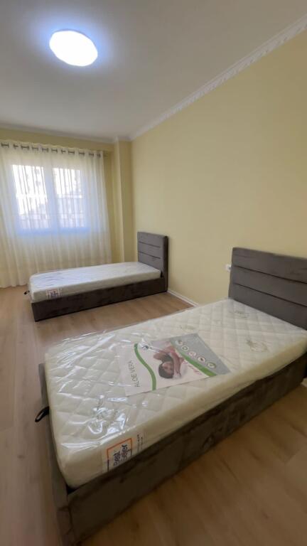 Jepet Me Qera Apartament 2+1+1 Ballkon