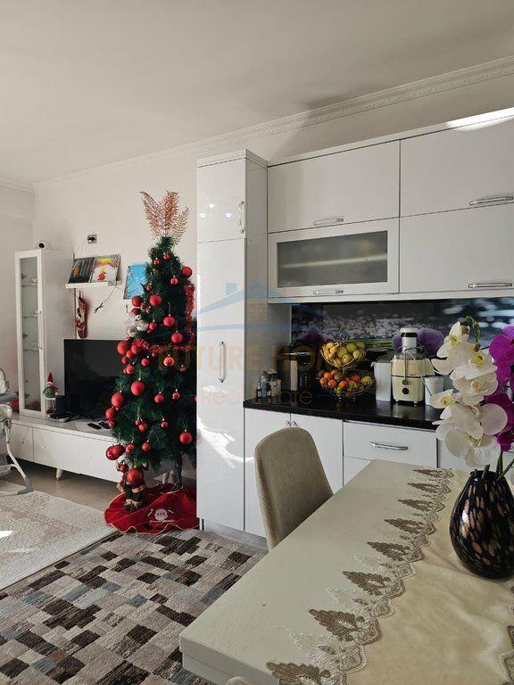 Apartament 2+1, Kompleksi Malajziani, Kthesa e Kamzës