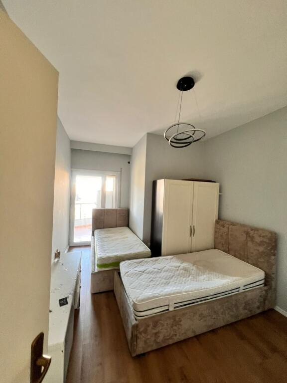 Jepet me qera apartamenti 2+1+2 te Kopshti Zologjik