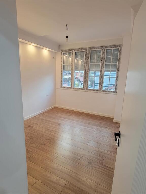 Apartament 2+1 per shitje 📍Te rruga e Bogdaneve, prane kishes Katolike, afer qendres