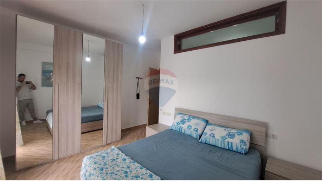 🏠 Apartament 2+1 – Për Qira Afatgjatë 📍 Sheshi Pavarësia / Skelë, Vlorë (pranë shkollës “1 Maji”)