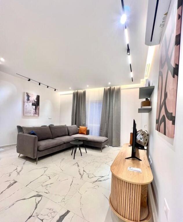 Affittasi appartamento 1+1 a Zogu i Zi