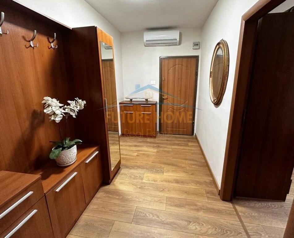 Shitet, Apartament 2+1, Xhamlliku , Tiranë