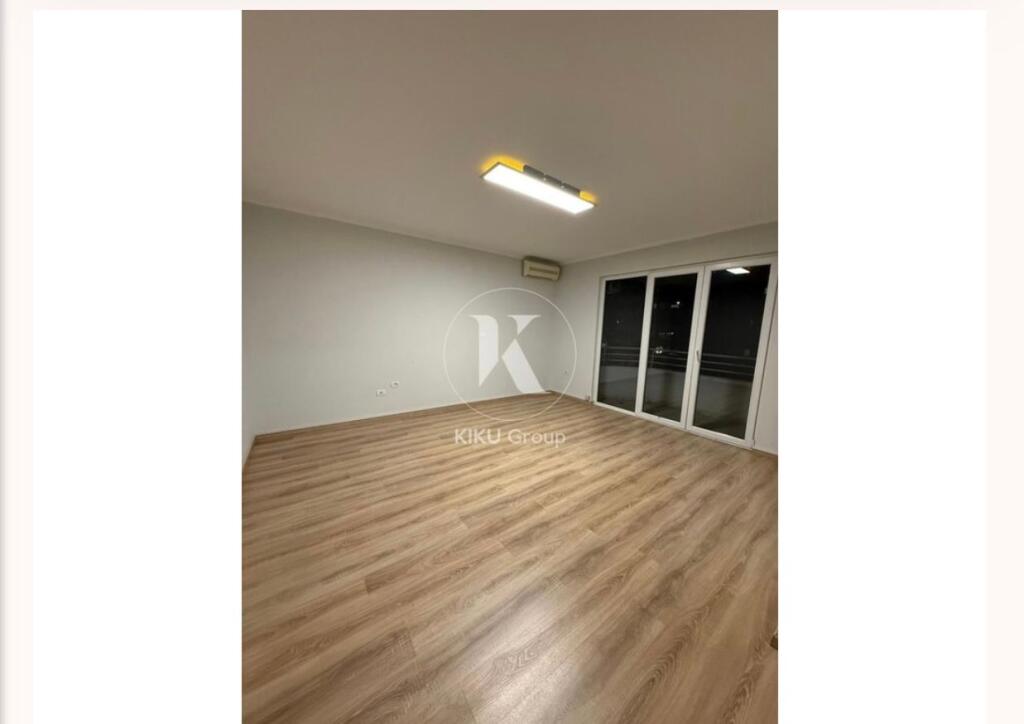 Premises for rent for offices, in the block, 1600 euros