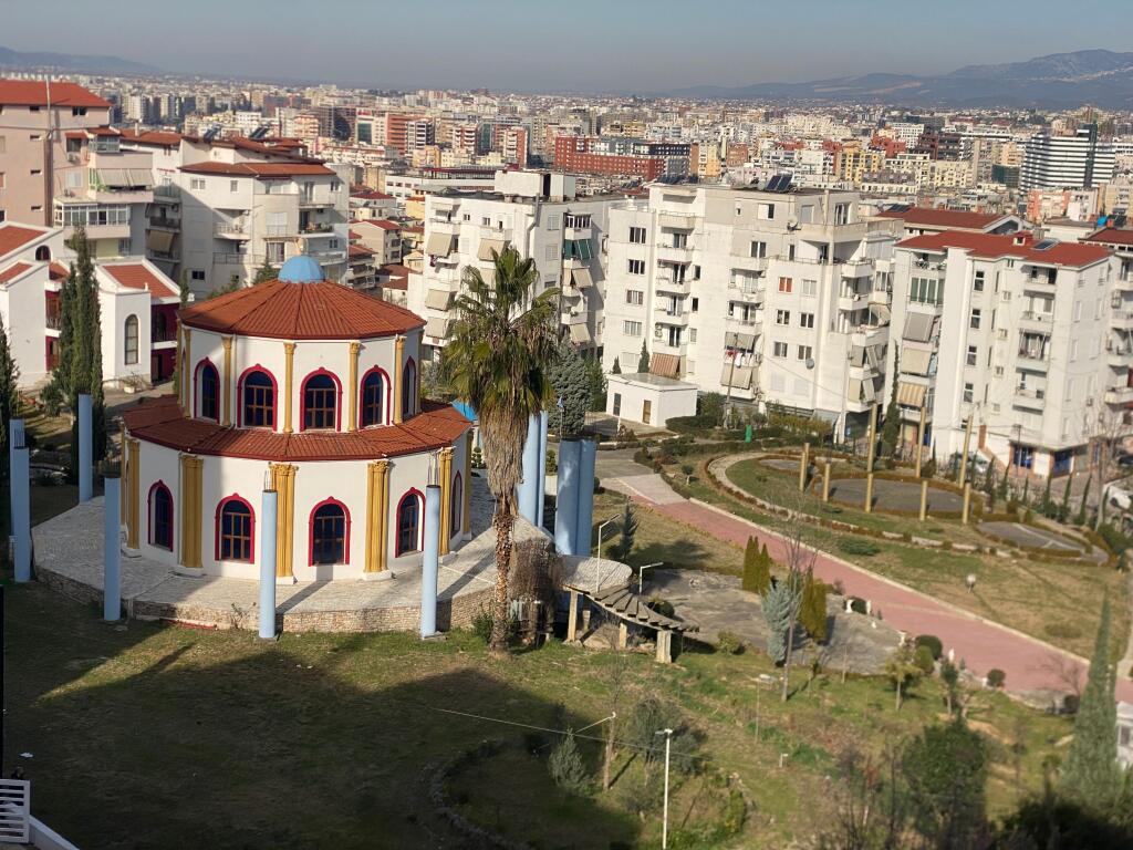 1+1,i mobiluar te fondacioni leonore kodra e diellit,141.000 euro