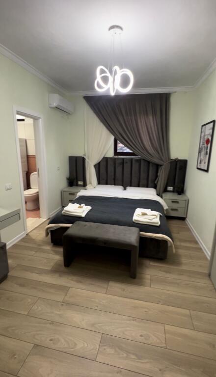 For rent 3+1+2 Former Exhibition building with elevator