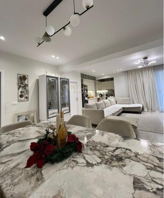 Apartament 2+1 Për Shitje në Stadiumi Dinamo 355,000 €