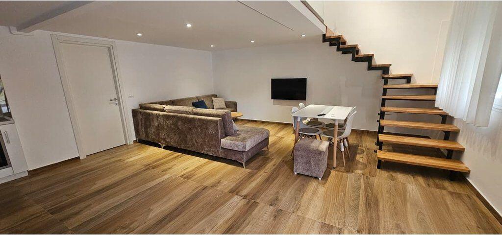 Duplex 1+1 in Vendita a Kodra e Diellit Residence, A Kodra 1 Vicino al complesso Eleonora Tirana - 200.000€