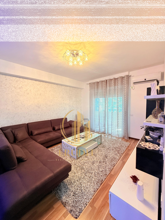 AFFITTASI APPARTAMENTO 2+1 LUNGOMARE, VLORË