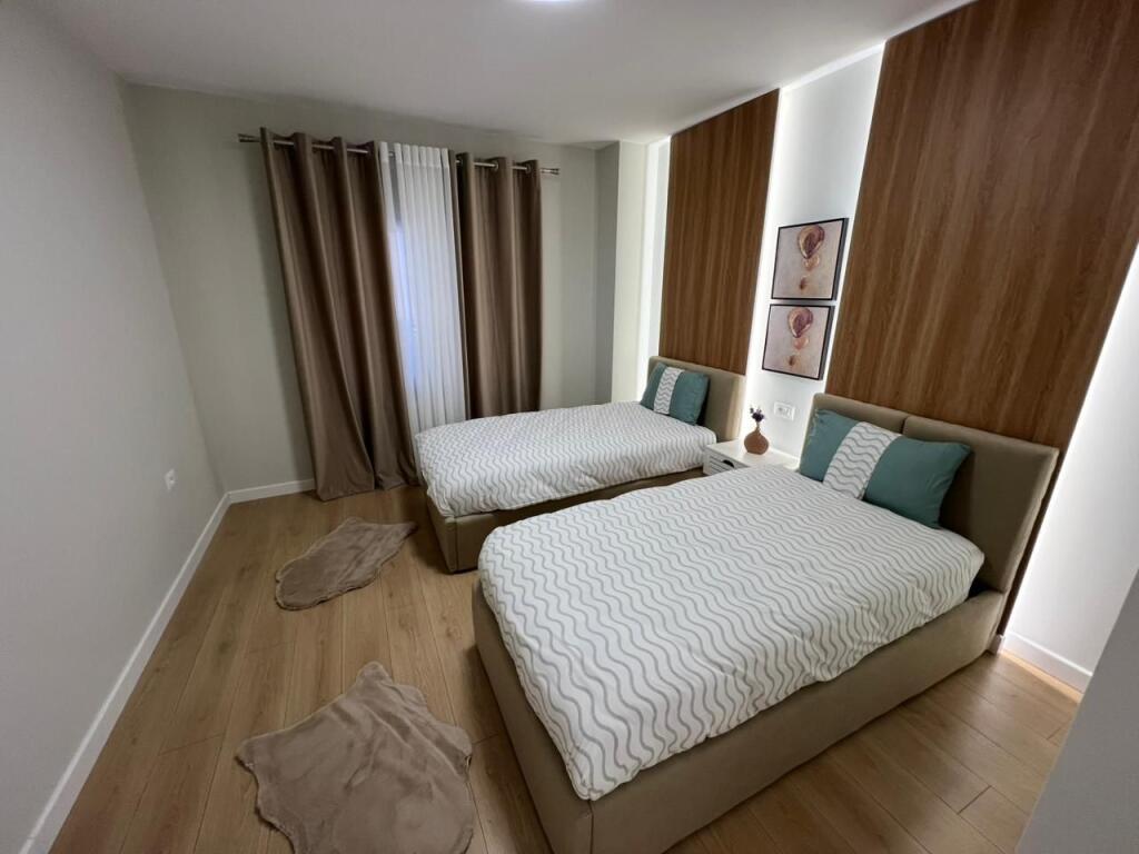 SHITET APARTAMENT 2+1+2 - RRETHRROTULLIMI I ZOGUT TE ZI