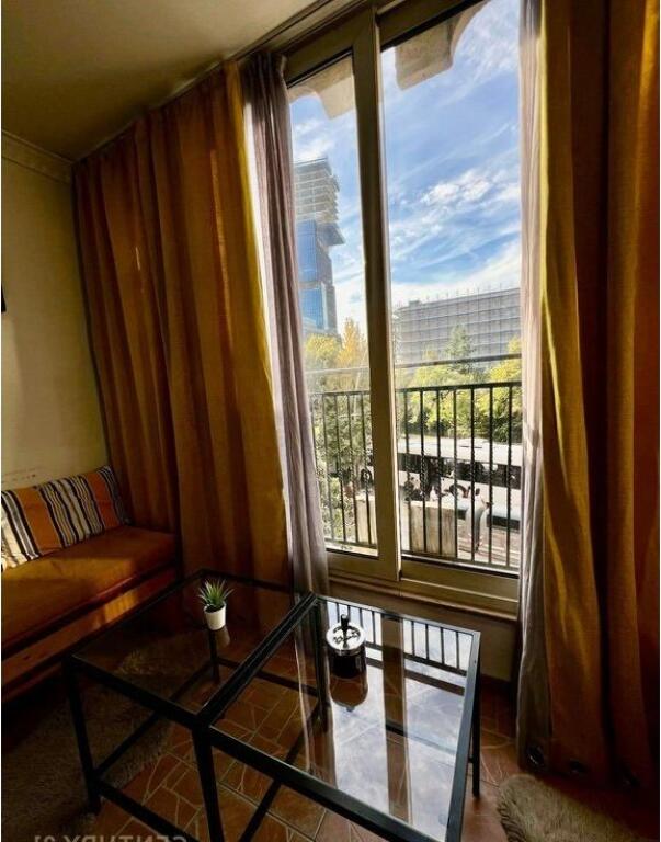 Apartament 1+1 me qira ne Qender