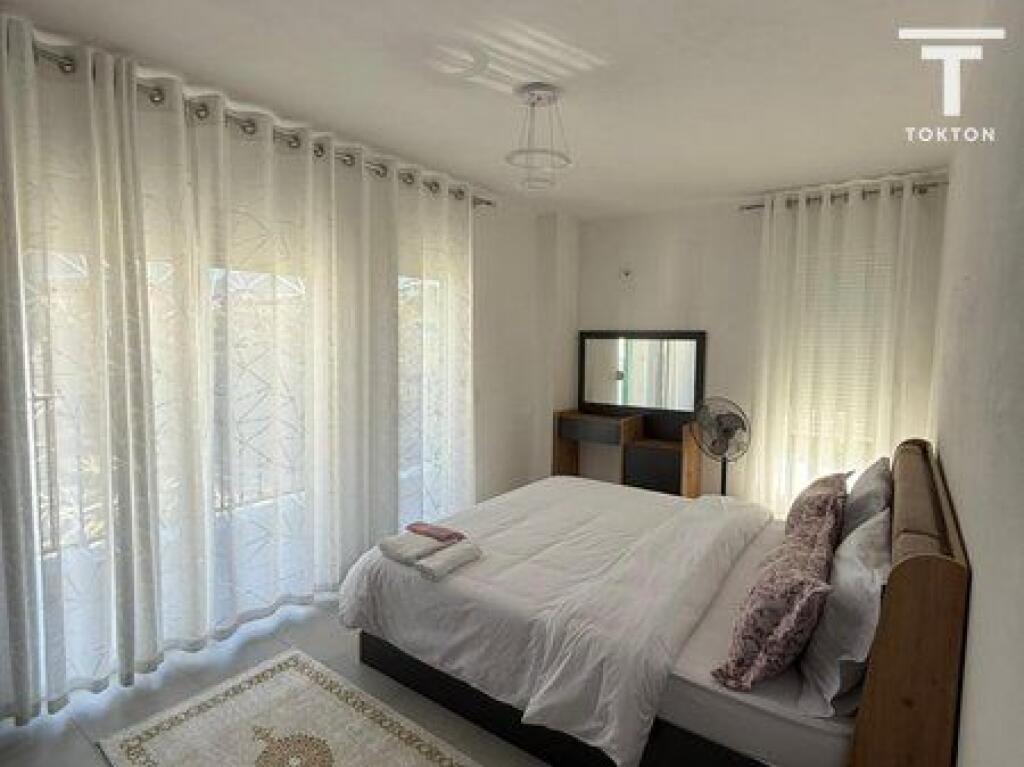 QIRA,APARTAMENT 3+1+2, RRUGA 5 MAJ, TIRANE