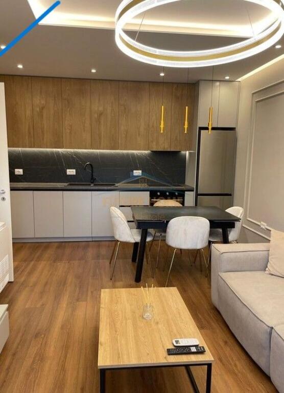 Shitet Apartamenti 2+1+2 tek Kodra e Diellit  ,Tiranë
