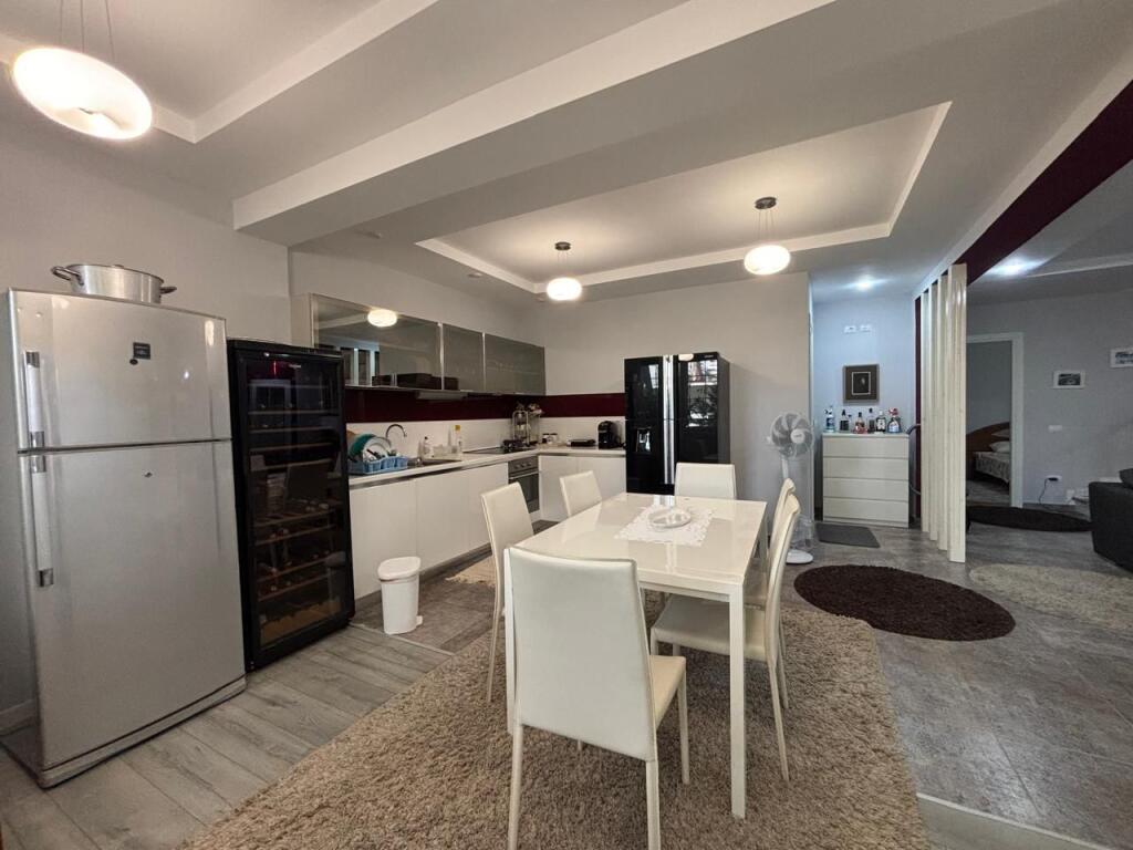 Shitet Vilë – Lura, Gjiri i Lalzit