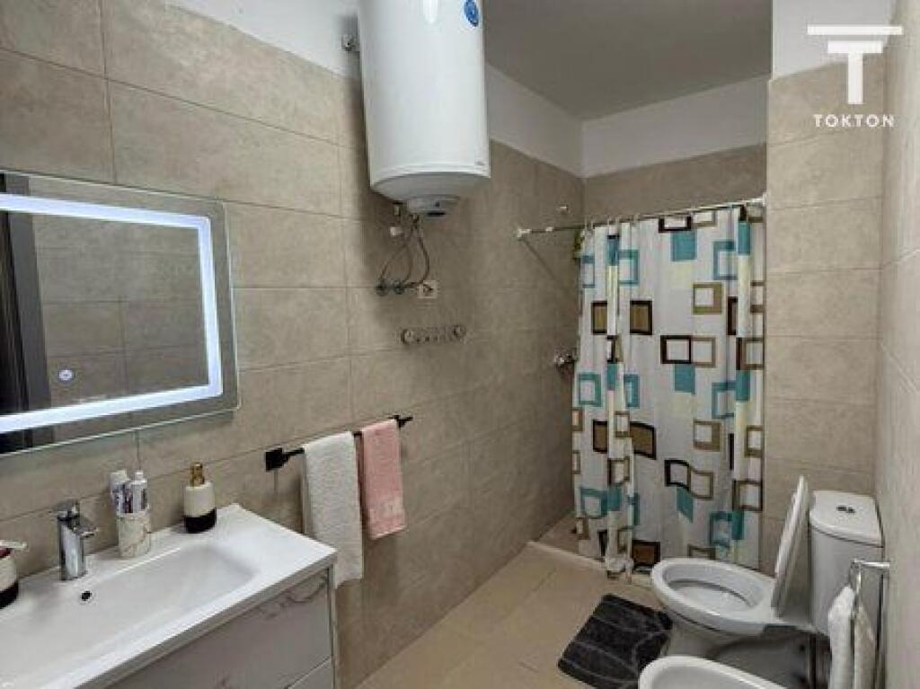 QIRA,APARTAMENT 3+1+2, RRUGA 5 MAJ, TIRANE