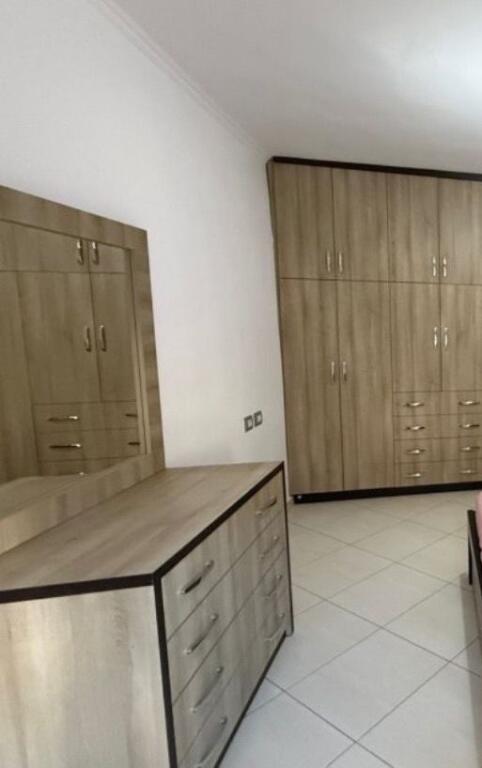 APARTAMENT ME QERA 2+1 VASIL SHANTO 60.000 LEKE