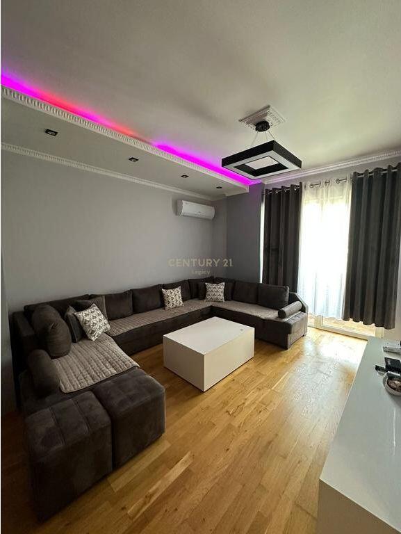 Apartament ne Astir 2+1+2!