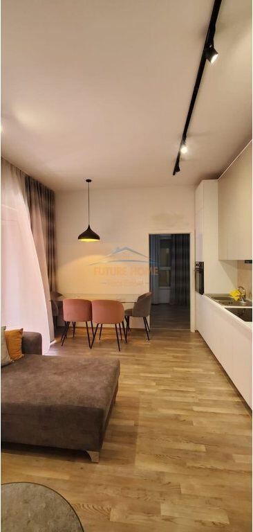 Affitto, Appartamento 1+1, Complesso Mangalem, Tirana.