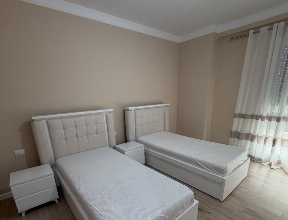 Qera apartament 2+1  Ne Paskuqan  Cmimi 500€   E sapoarreduar e pabanuar me pare