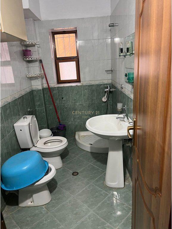 Apartament 3+1 me Qera prane Rajonit Nr. 4