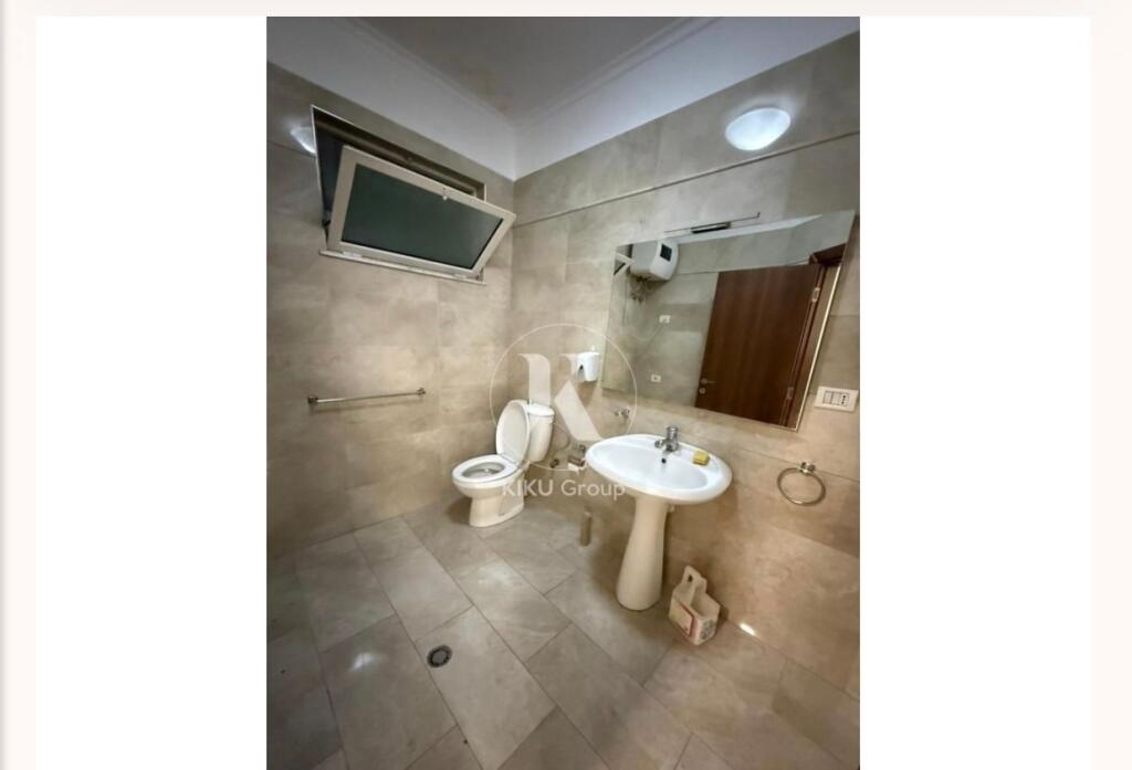 Premises for rent for offices, in the block, 1600 euros