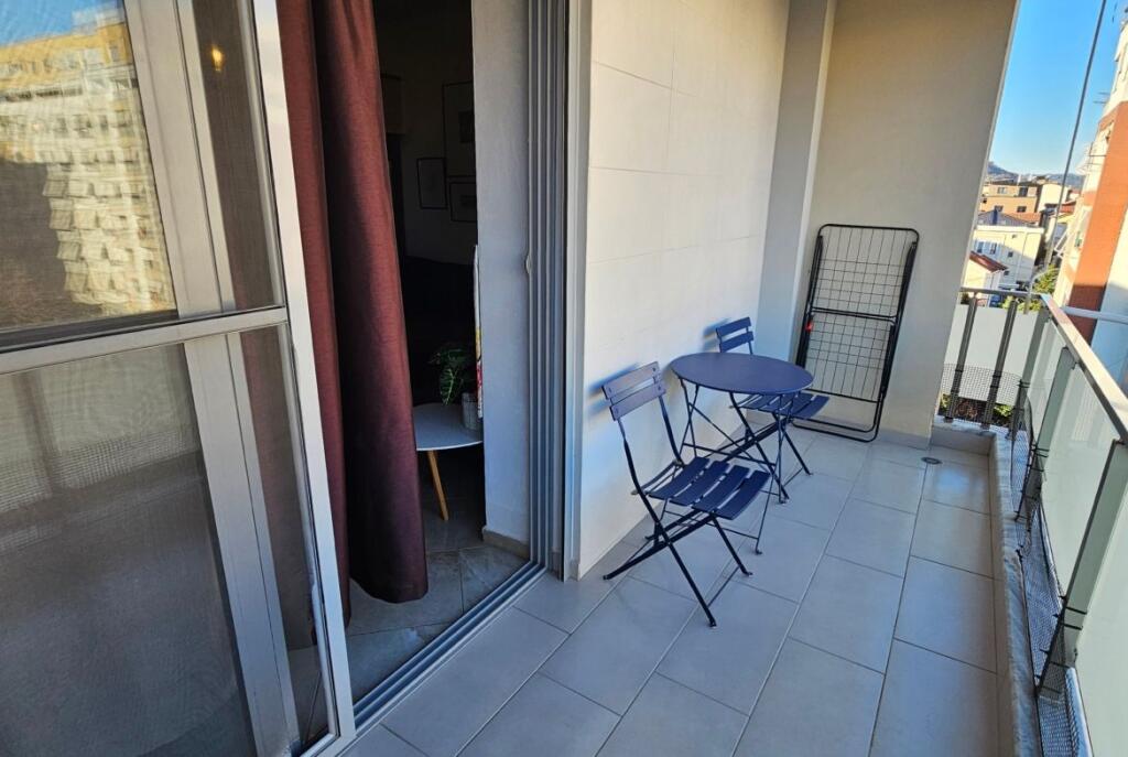 Allo Comune di Parigi Vendesi Appartamento 1+1 Con Posizione Perfetta!