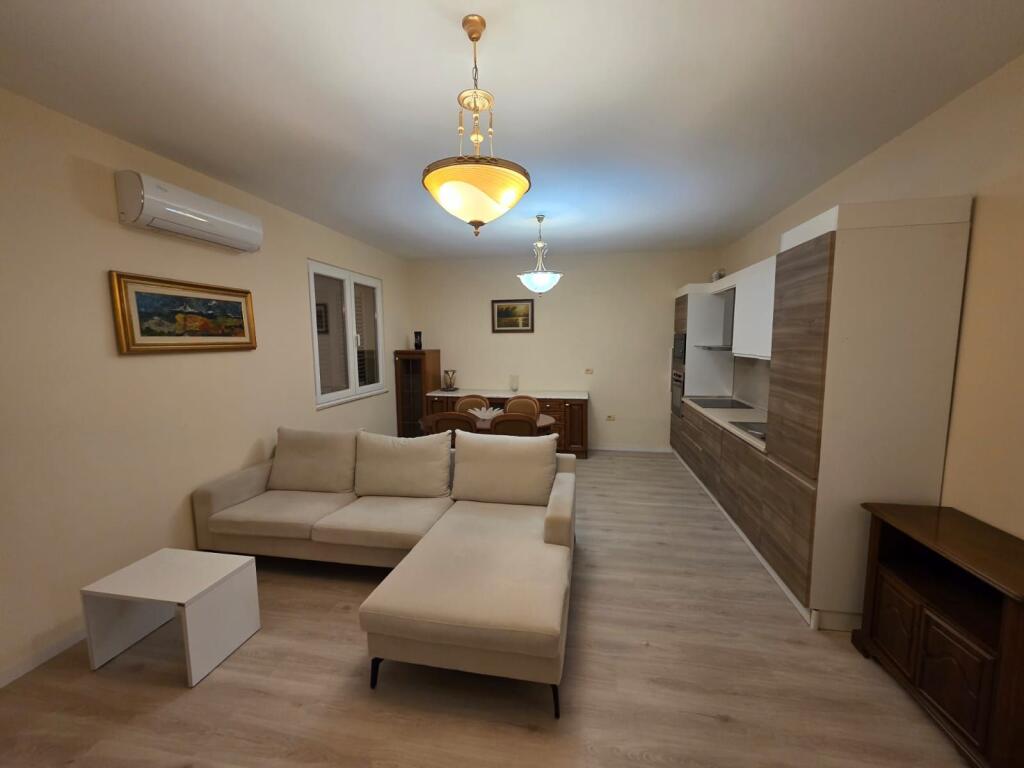 Stadiumi Dinamo Jepet Apartament 1+1 Me Qera