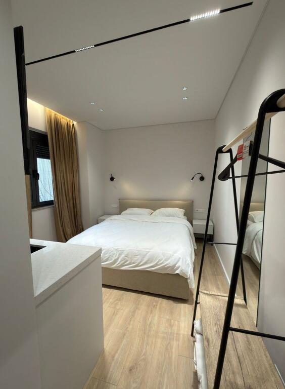 📌 JEPEN ME QIRA 2 STUDIO – QENDËR, 9-KATSHE