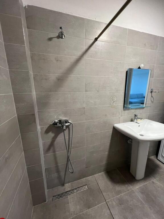 Jepet 2+1+2 Ish fusha Aviacionit