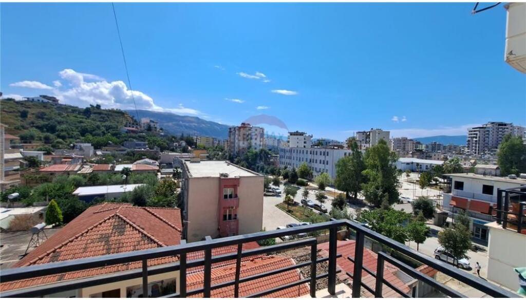 APARTAMENT 2+1 ME QERA