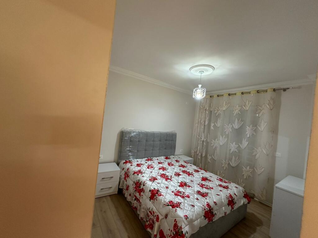 Apartament 1+1 per qira te Liqeni i Thate