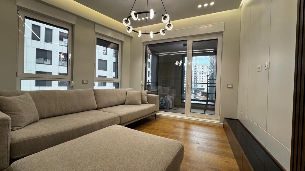 Apartament 2+1 me qira Tek Kontakti!